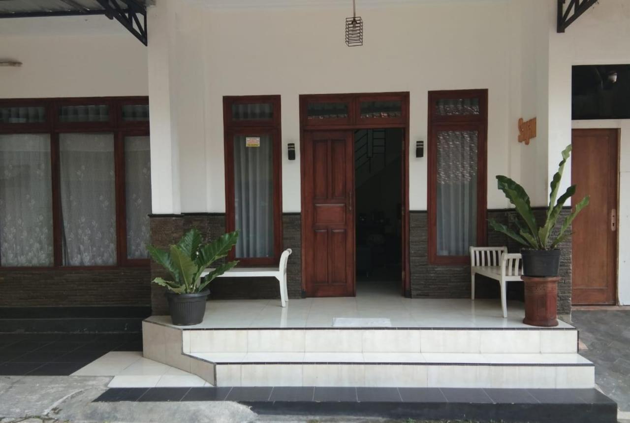 Sayana Homestay Sleman  Luaran gambar